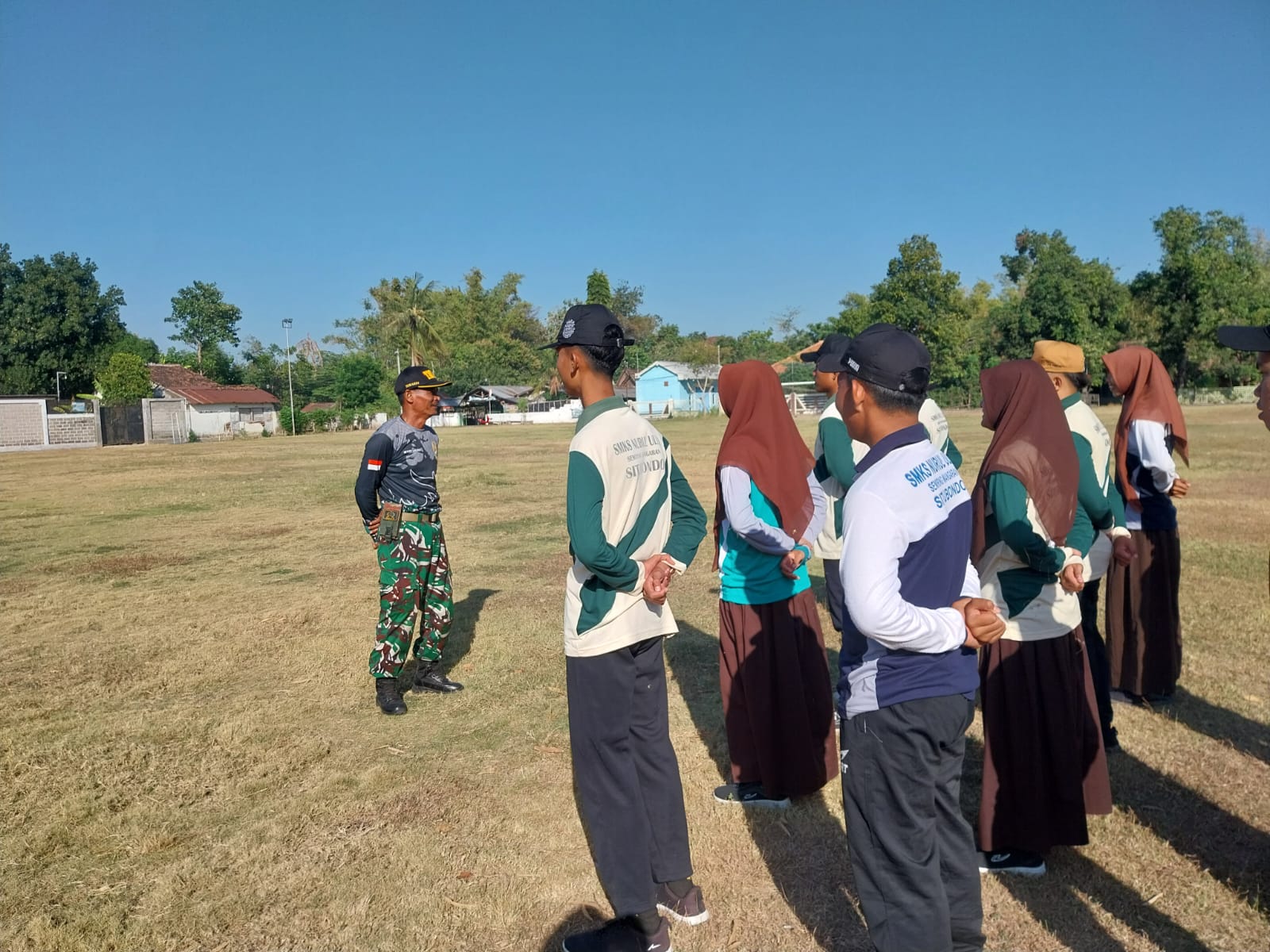 Sambut HUT Ke-81 RI, Koramil 0823/04 Mangaran Gembleng Calon Paskibra dengan Latihan Intensif