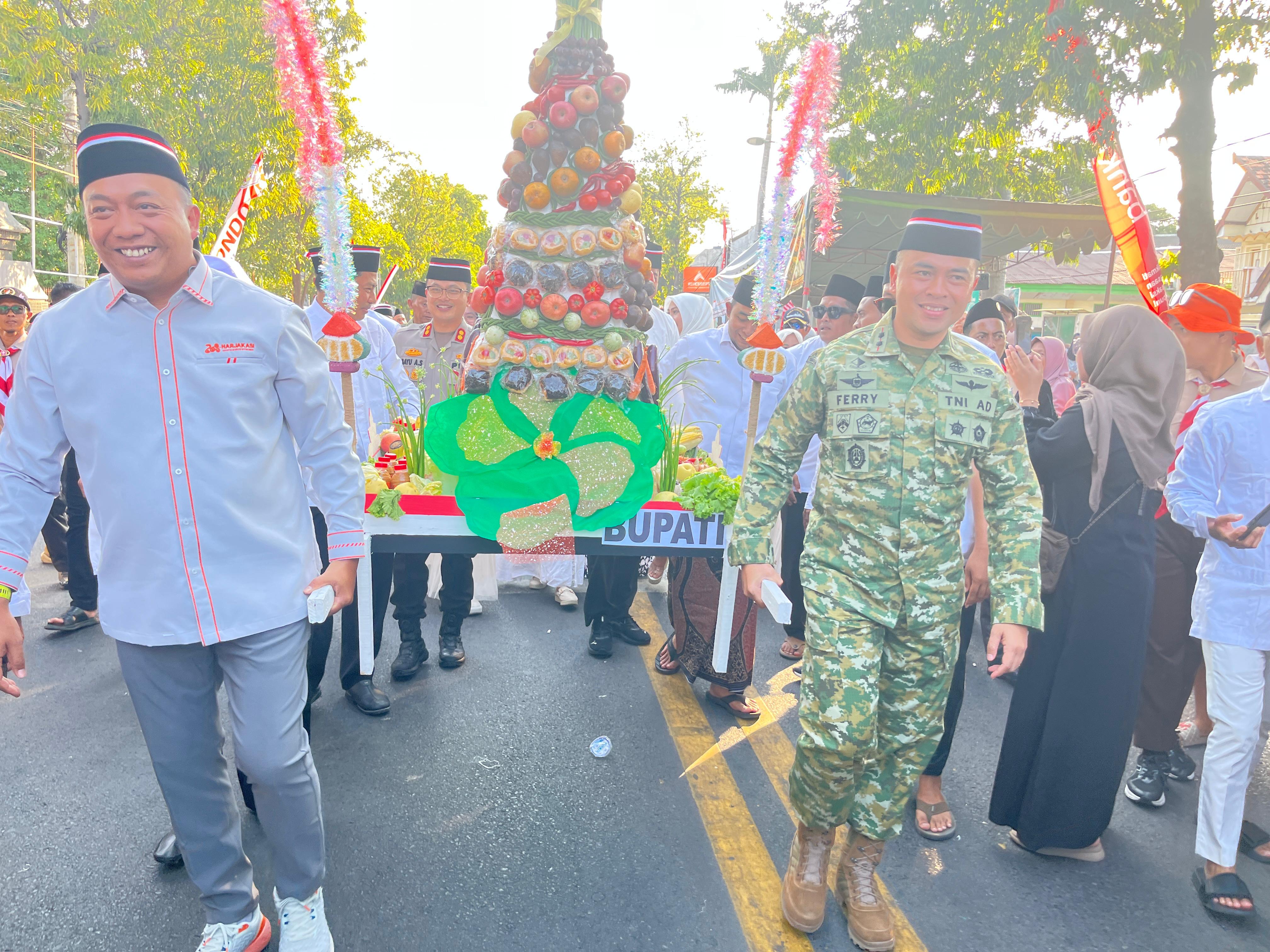 Bersyukur Lewat Tradisi, Warga Situbondo Bersatu dalam Kirab Ancak Agung